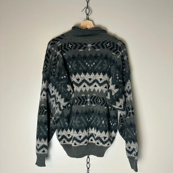 Vintage Men’s Store Abstract Swiped Swoop Neck Sweater Large - Picture 2 of 4